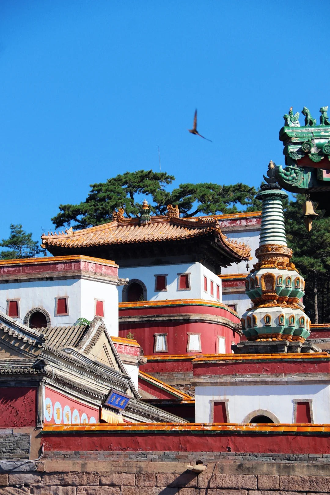 2 Days 1 Night Chengde Tour: Imperial Power & Mountain Retreat
