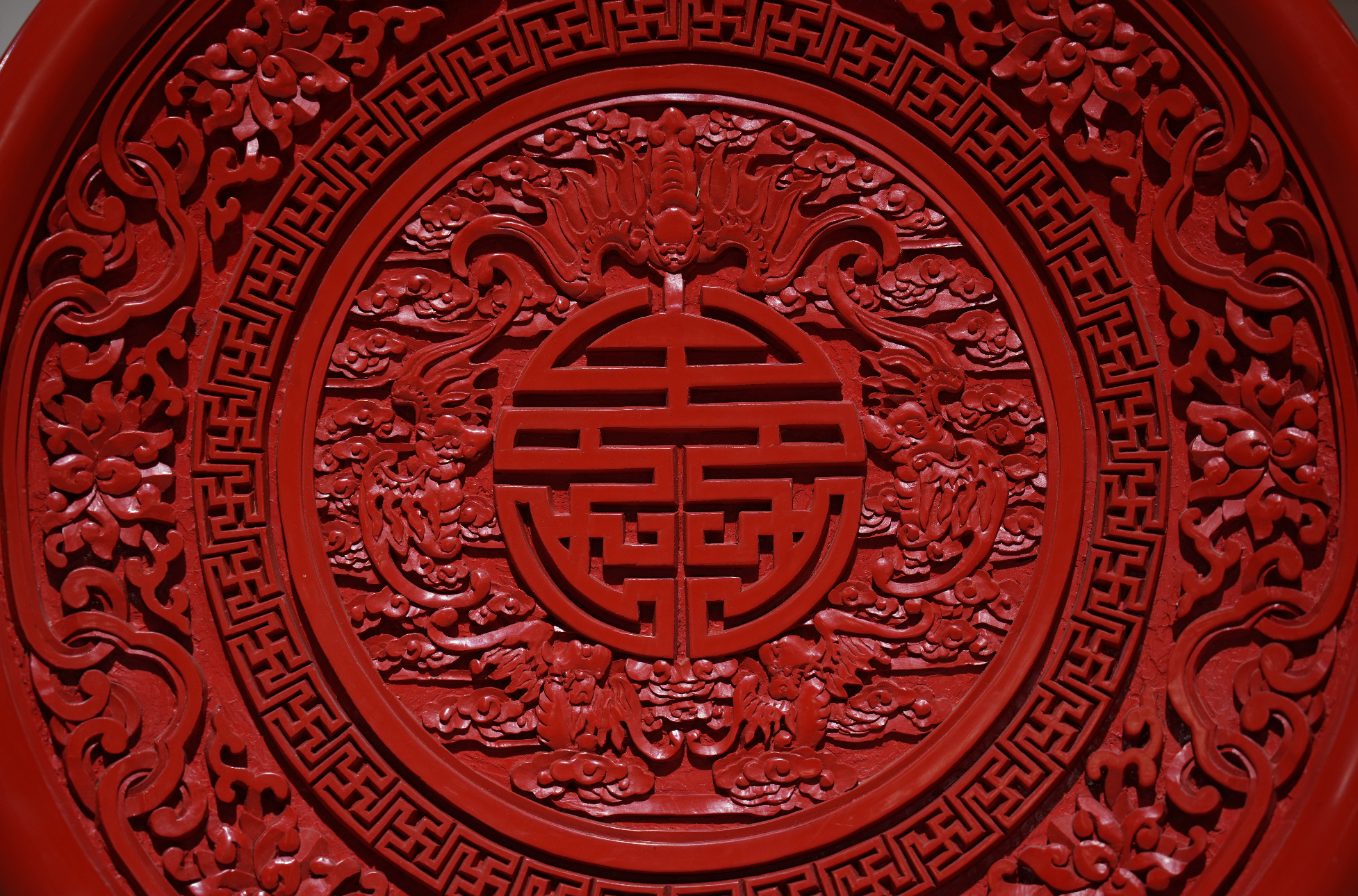Carved lacquer (Tihong): the ancient simplicity and elegance in lacquer color