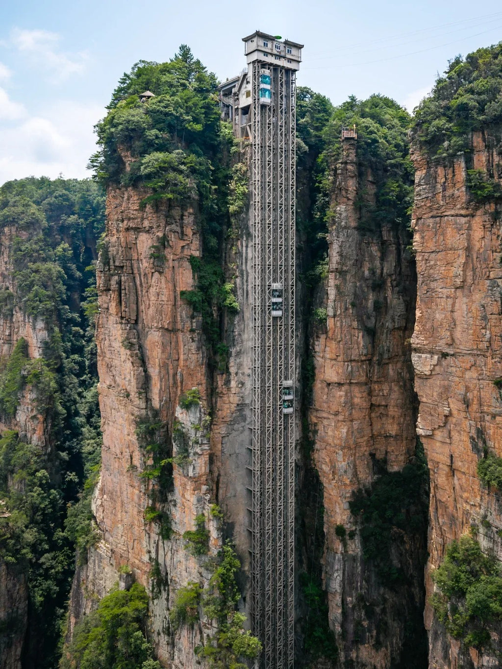 5 Days 4 Nights Zhangjiajie Peaks, Glass Bridges & Tujia Culture