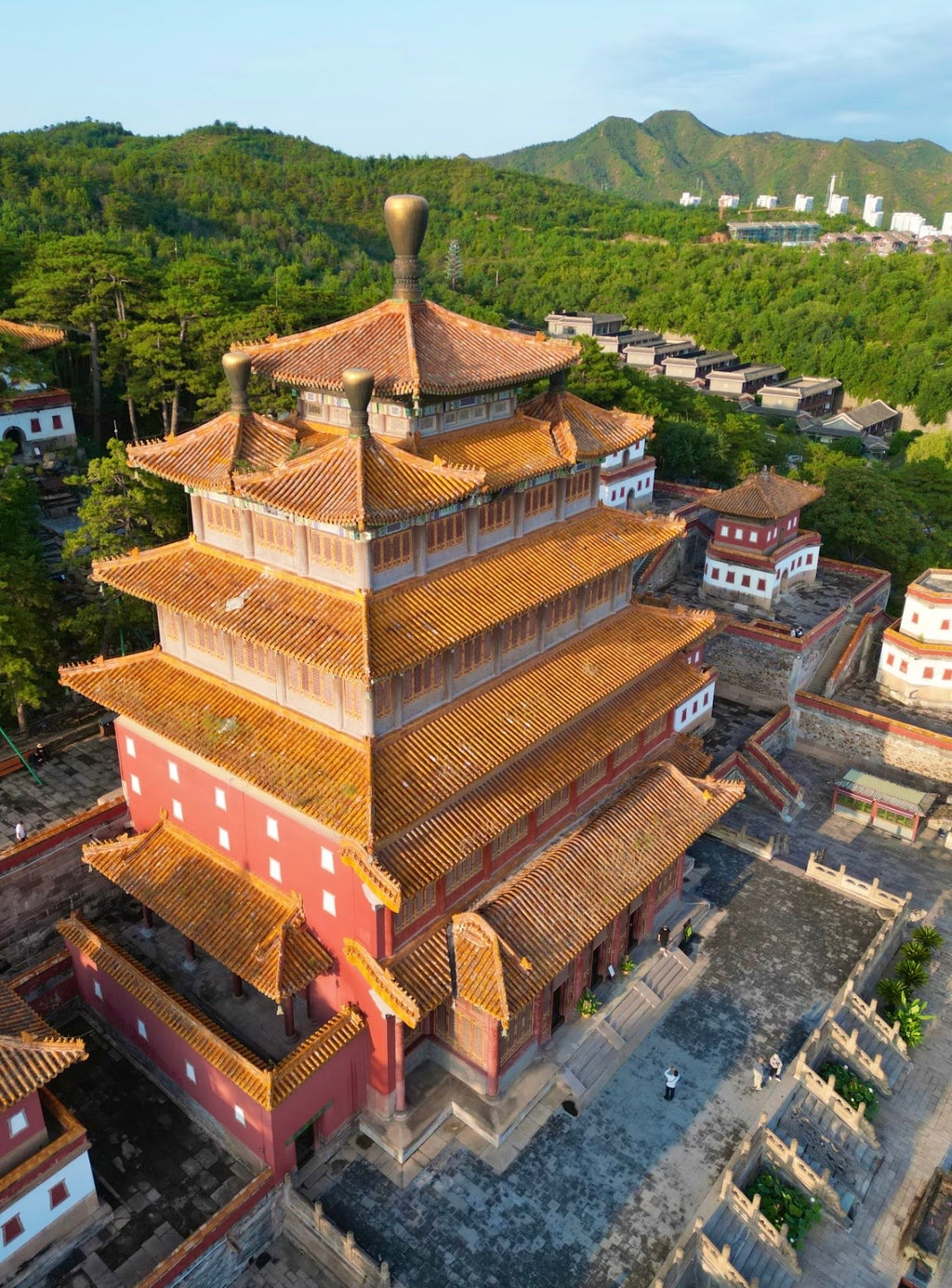 3 Days 2 Nights – Mutianyu Great Wall & Chengde: Imperial Strategies of Defense and Unity
